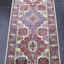 Load image into Gallery viewer, 2&#39;6 x 8&#39;3 Pakistani Kazak #75213
