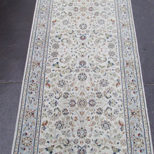 Load image into Gallery viewer, 2&#39;9 x 14&#39;3 Indo nain #75232