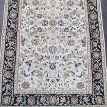 Load image into Gallery viewer, 2&#39;6 x 7&#39;4 Indo Nain  Ivory/Blue  #75472