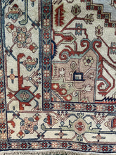 Load image into Gallery viewer, 9x12 Traditional Rug | Classic Style by Roys Rugs