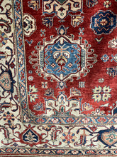 Load image into Gallery viewer, 10x14 Traditional Rug #75151 Classic Design | Roy’s Rugs