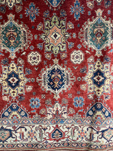 Load image into Gallery viewer, 10x14 Traditional Rug #75151 Classic Design | Roy’s Rugs