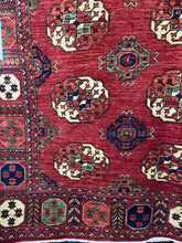 Load image into Gallery viewer, 10x14 Traditional Rug | Classic &amp; Elegant | Roy’s Rugs
