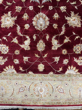 Load image into Gallery viewer, 9x12 Traditional Rug | Shop Classic Rugs at Roy’s Rugs