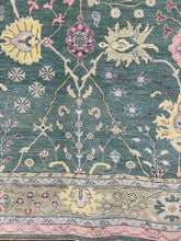 Load image into Gallery viewer, 9x12 Traditional Rug | Timeless Elegance by Roy&#39;s Rugs