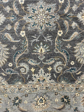 Load image into Gallery viewer, 9x12 Traditional Rug | Handcrafted Elegance by Roy&#39;s Rugs