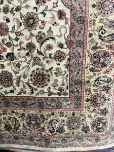 8x10 Traditional Rug | Elegant Style by Roy's Rugs