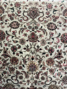 8x10 Traditional Rug | Elegant Style by Roy's Rugs