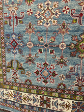 Load image into Gallery viewer, 8x10 Traditional Rugs | Classic Designs by Roy&#39;s Rugs