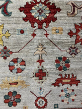 Load image into Gallery viewer, 8x10 Traditional Rug with Elegant Design – Roys Rugs