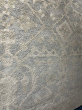 Load image into Gallery viewer, 8x10 Traditional Rugs for Timeless Style | Roys Rugs