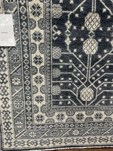 Load image into Gallery viewer, Elegant 8x10 Traditional Rugs for Any Room – Roys Rugs
