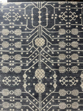 Load image into Gallery viewer, Elegant 8x10 Traditional Rugs for Any Room – Roys Rugs