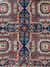 Load image into Gallery viewer, 8x10 Traditional Rug | Elegant Home Accent Piece – Roys Rugs