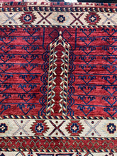 Load image into Gallery viewer, 6x9 Traditional Rug – Elegant Designs | Roy&#39;s Rugs