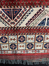 Load image into Gallery viewer, 6x9 Traditional Rug – Elegant Designs | Roy&#39;s Rugs