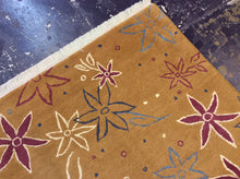 Load image into Gallery viewer, Contemporary 4 x 6 Gold Discount Rug #50877