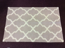 Load image into Gallery viewer, 4x6 Beige Contemporary Rug #67663 from India | Roys Rugs